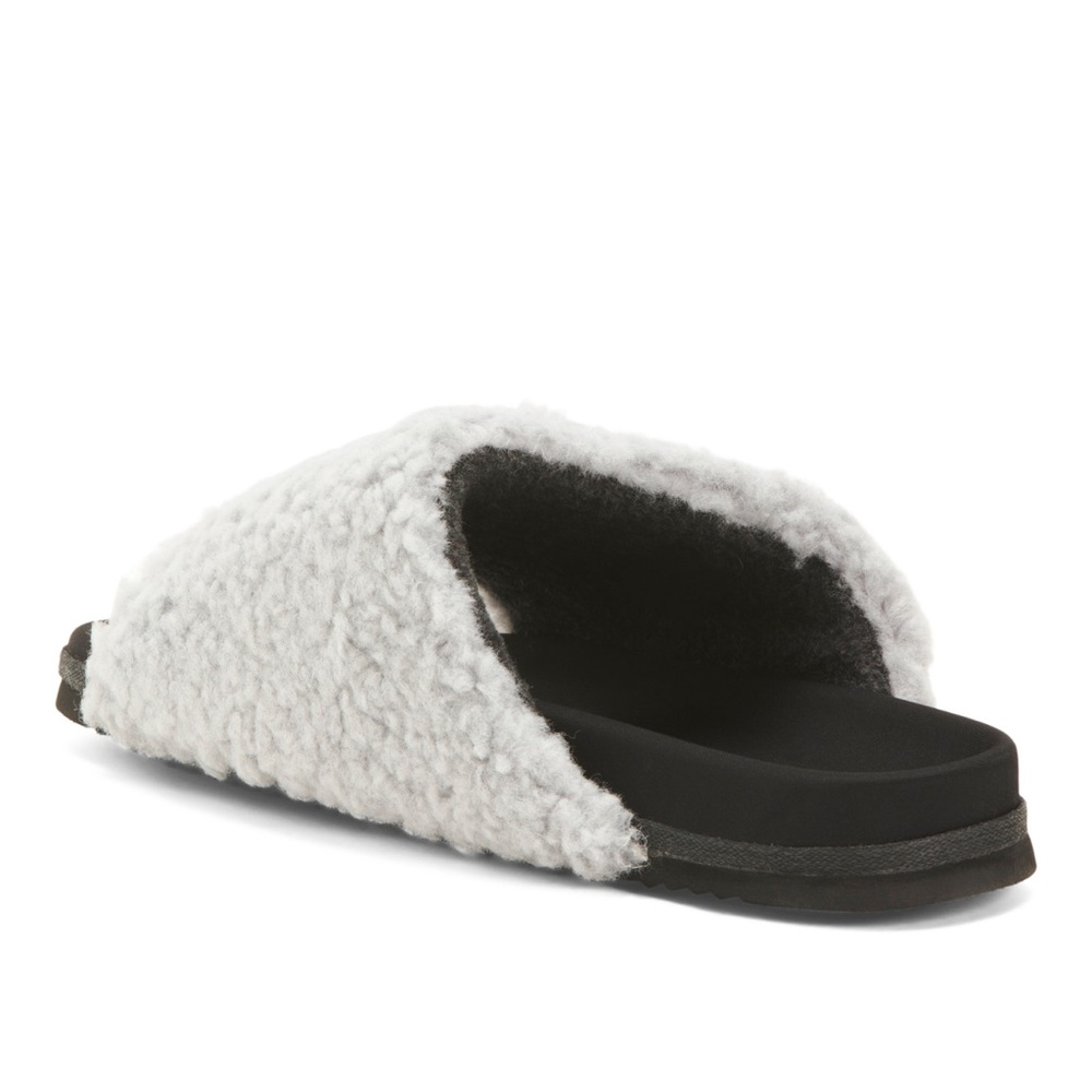 ROAM ❤️‍🔥 FUZZY SLIDER NWT SIZE 7 - Picture 2 of 7